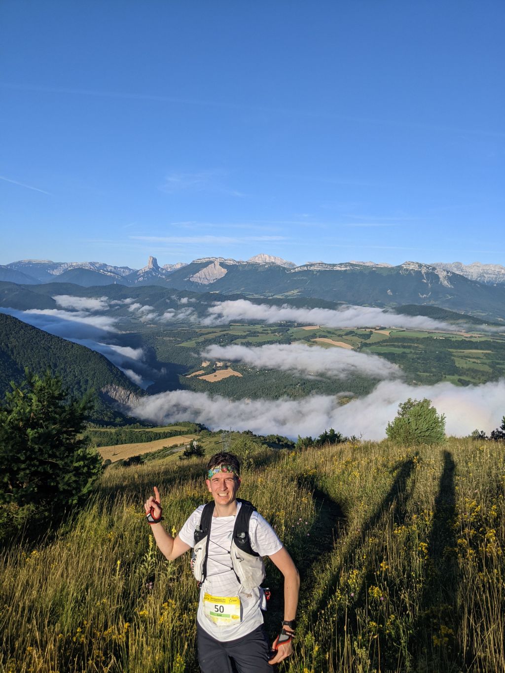 Vue sur la vallée depuis la roche perçée